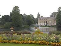 In front of Palm House /Nikon D200