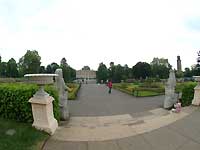 At Palm House's entrance /FinePix S2 Pro