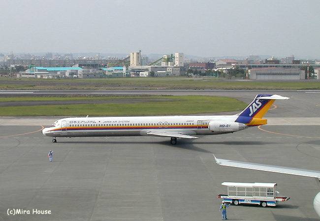 JAS MD-81 @宮崎空港