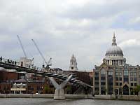 Millennium Bridge and St.Paul's Cathedral /D200