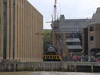 Golden Hinde /D200