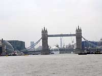 Tower Bridge /D200