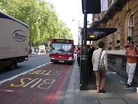 oX Victoria Bus Station (S-bound) /FX33