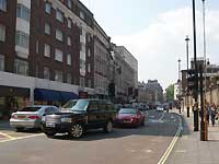 ߂ Buckingham Gate ̓UԂ /FX33