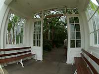Entrance of Temperate House /S2 Pro