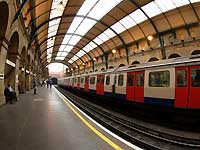 Notting Hill Gate /Fuji FinePix S2 Pro