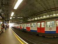 Earl's Court /FinePix S2 Peo