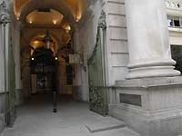 Royal Exchange /D200