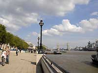 Thames Path /D200