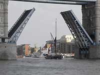 Tower Bridge /D200