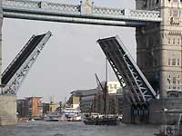 Tower Bridge /D200