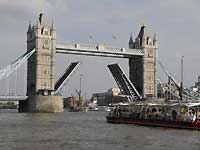Tower Bridge /D200