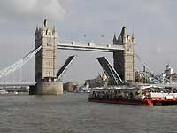 Tower Bridge /D200