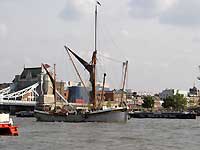 sail boat /D200