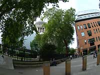in front of St.Paul's Cathedral /S2 Pro