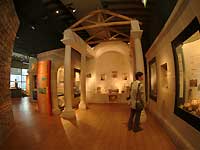 Insede of Museum of London /S2 Pro