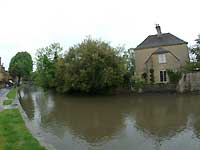 Bourton-on-the-Water /S2 Pro