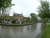 Bourton-on-the-Water /S2 Pro